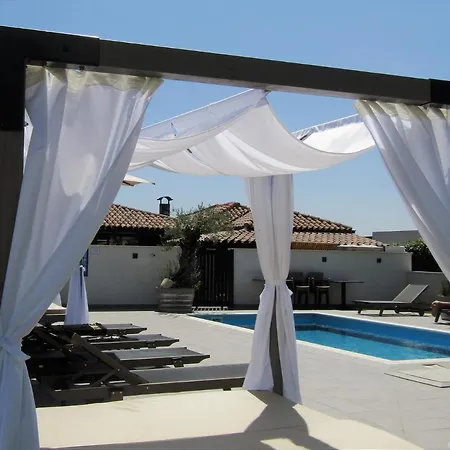 Bozikovina 2 فندق